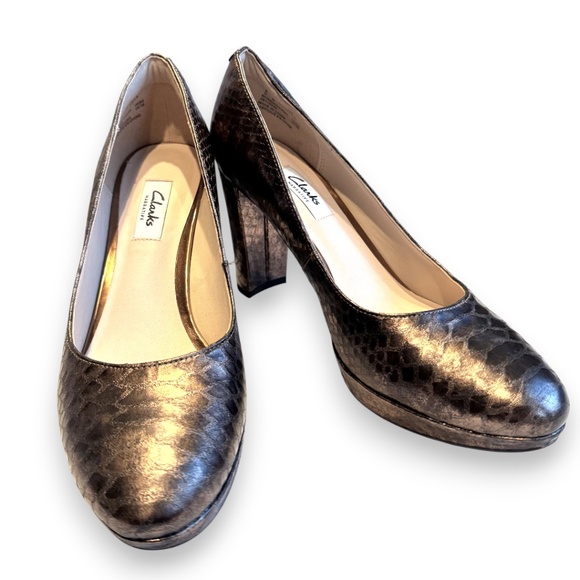 CLARKS Bronze textured leather platform pumps block heel size 8.5 - Picture 2 of 12